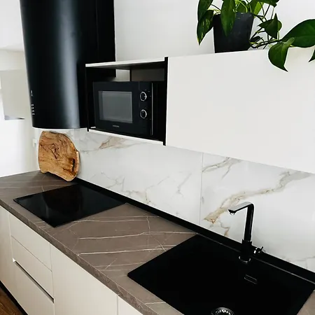 Saraeco Apartamento Como